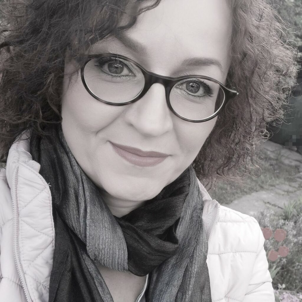 Dr hab. prof. UKEN  Marzenna Jakubczak
